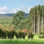 Near High Fens Nature Park Semesterbostad *